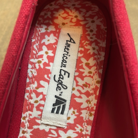 Red American eagle shirt heels - Picture 2 of 4